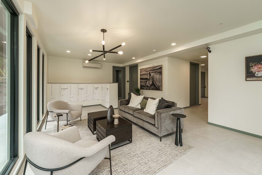 More Photos Of 1311 SW Gibbs St, Portland Apartments For Sale