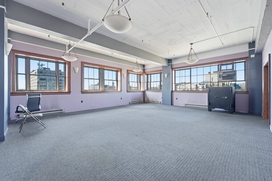 More Photos Of 59 Market St, Newark Office For Sale