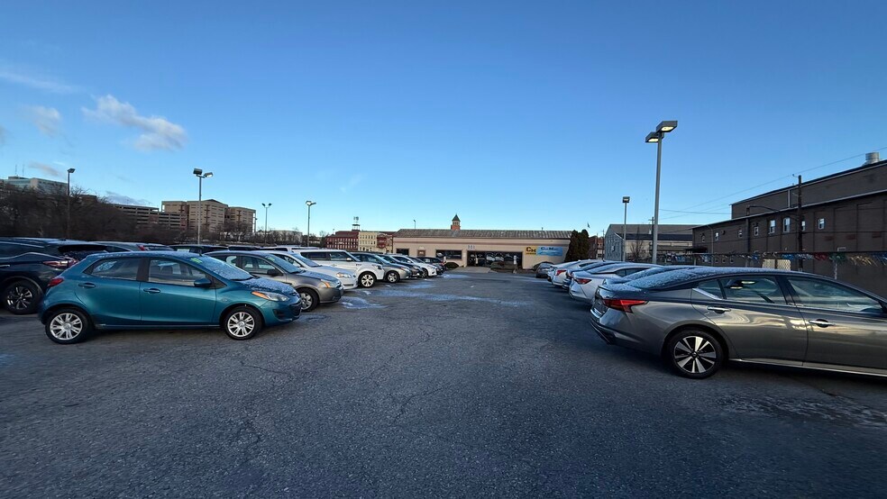 More Photos Of 124 3rd St, Allentown Auto Dealership For Lease