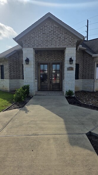 More Photos Of 23219 Red River Dr, Katy Medical For Sale