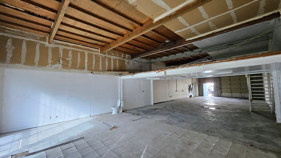 More Photos Of 200 Valley Dr, Brisbane Flex For Sale