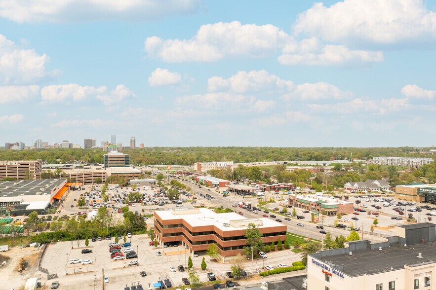 More Photos Of 1699 S Hanley Rd, Brentwood Office For Lease