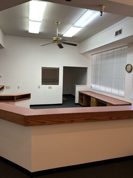 More Photos Of 1660-1690 San Pablo Ave, Pinole Medical For Lease