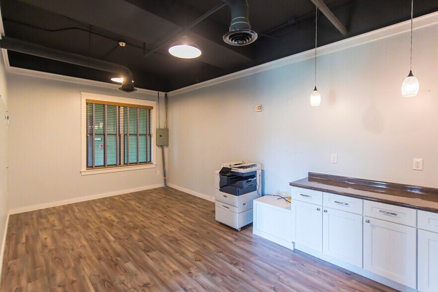 More Photos Of 2050 W County Highway 30A, Santa Rosa Beach Loft Creative Space For Sale