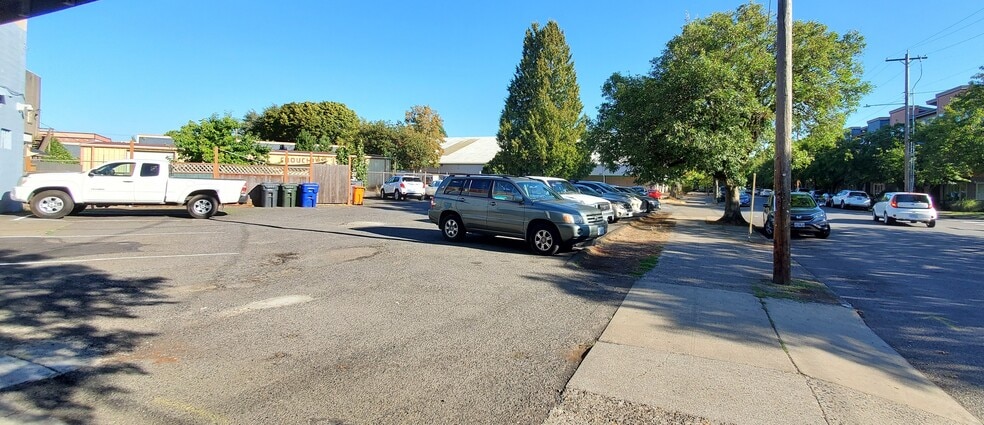 More Photos Of 8621 N Lombard St, Portland Storefront Retail Office For Sale