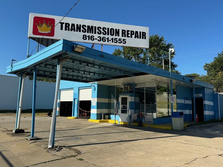 More Photos Of 7300 Troost Ave, Kansas City Auto Repair For Sale