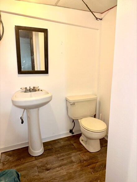 More Photos Of 4004-4002 Laviosier St, Chalmette Warehouse For Sale