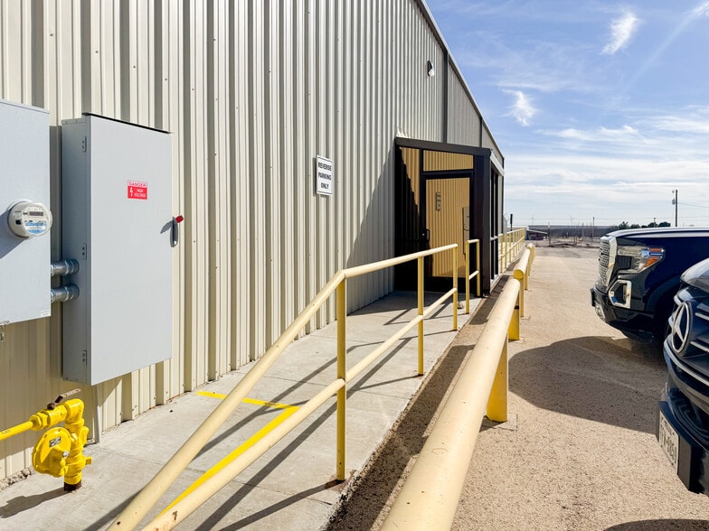 More Photos Of 410 Colorado Ave, Big Lake Industrial For Sale