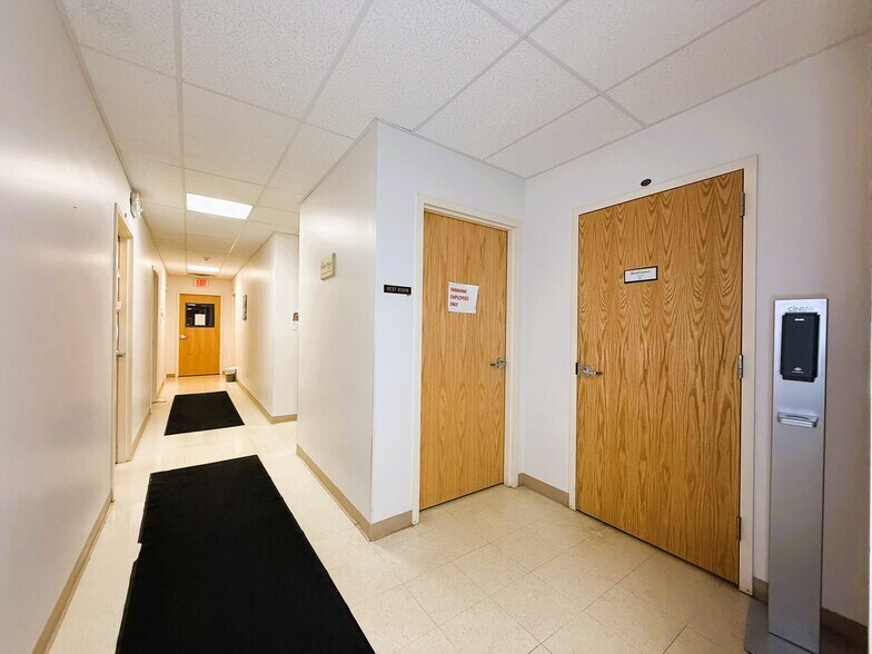 More Photos Of 111 Hamilton St, Mexico Office For Sale
