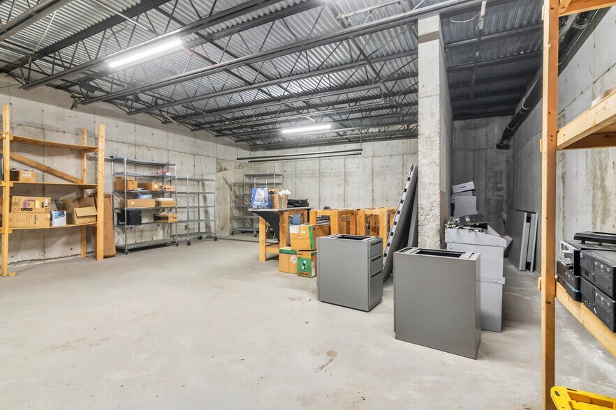 More Photos Of 1794 Bridge St, Dracut Storefront For Sale