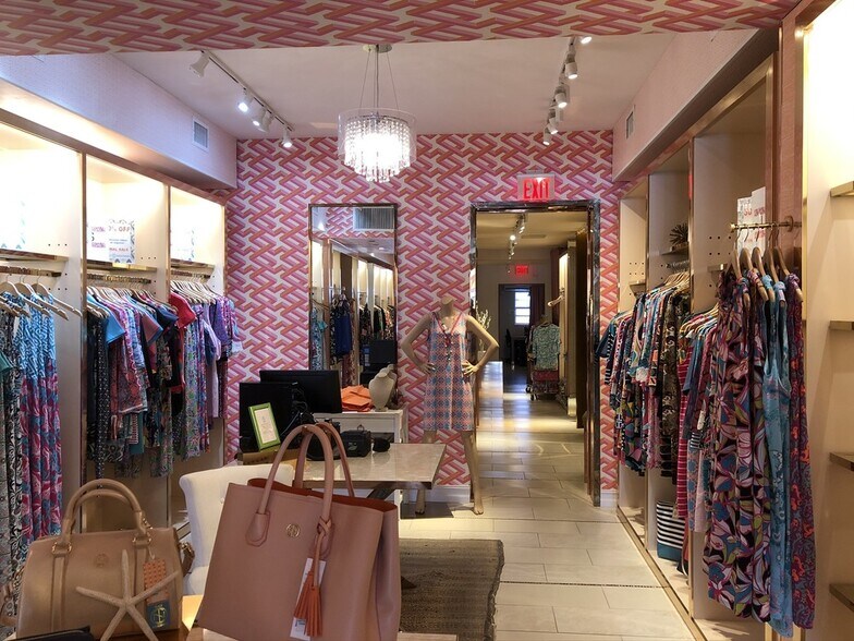 More Photos Of 313-321 John Ringling Blvd, Sarasota Storefront For Sale