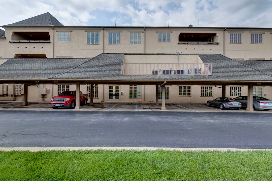 More Photos Of 1531 E Bradford Pky, Springfield Medical For Sale