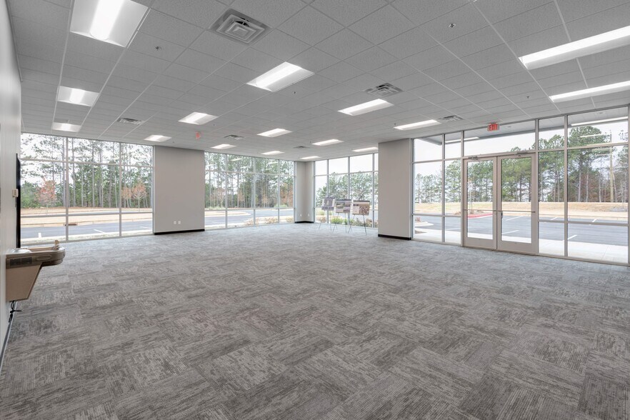 More Photos Of 400 Jerry Steele Ln, McDonough Distribution For Lease