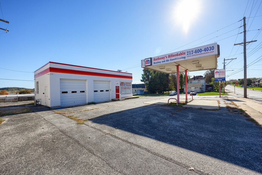 Primary Photo Of 675 S Main St, Red Lion Flex For Sale
