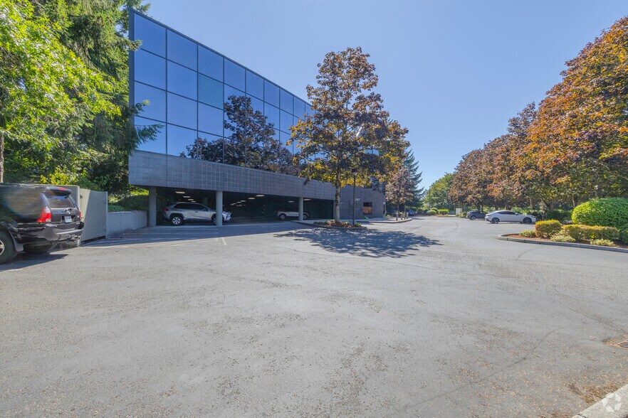 More Photos Of 11747 NE 1st St, Bellevue Office For Lease