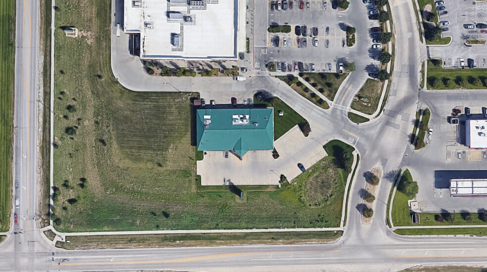 More Photos Of 16720 Harrison St, Omaha Freestanding For Lease