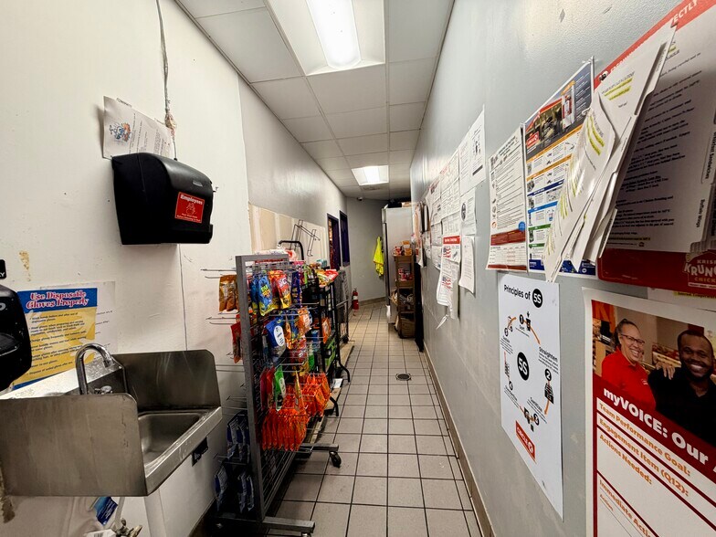 More Photos Of 1007 Fort Dale Rd, Greenville Service Station For Sale