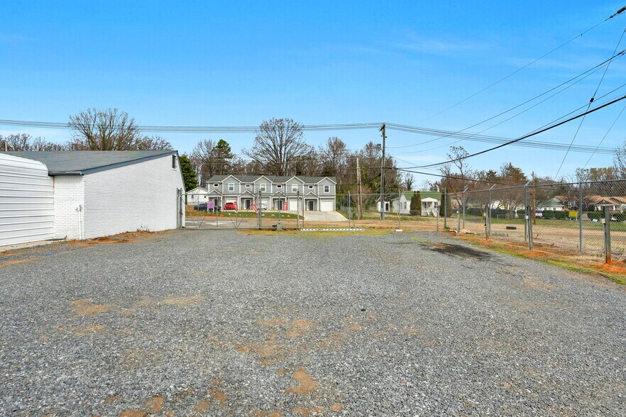 More Photos Of 2215 West Blvd, Charlotte Freestanding For Sale