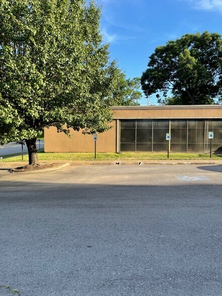 More Photos Of 5100 W 12th St, Little Rock Medical For Sale