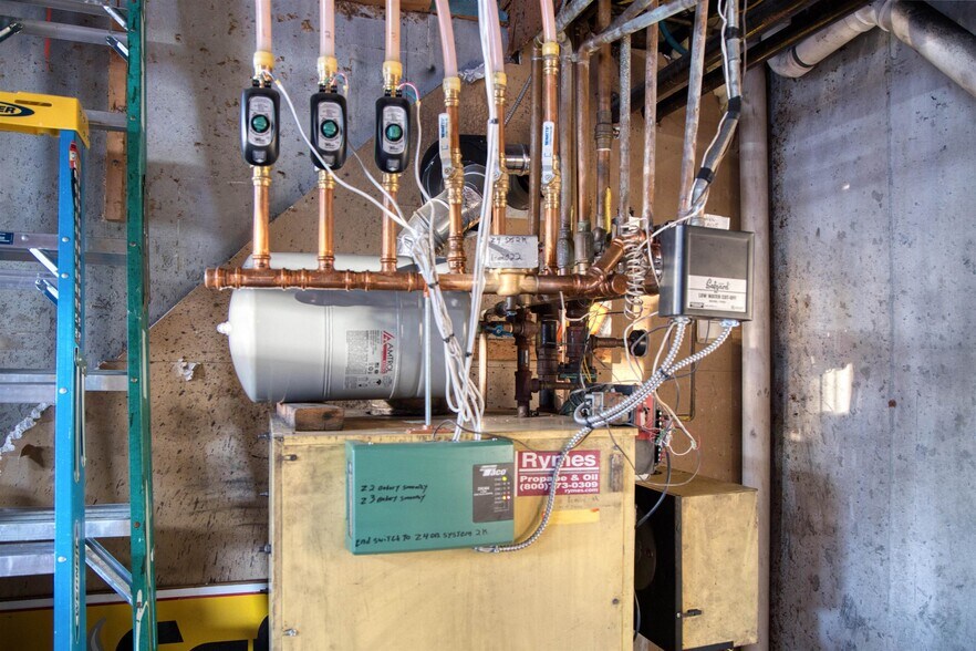 More Photos Of 24 Pleasant St, Conway Office For Sale