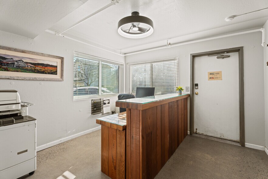 More Photos Of 902 Waugh Ln, Ukiah Warehouse For Sale