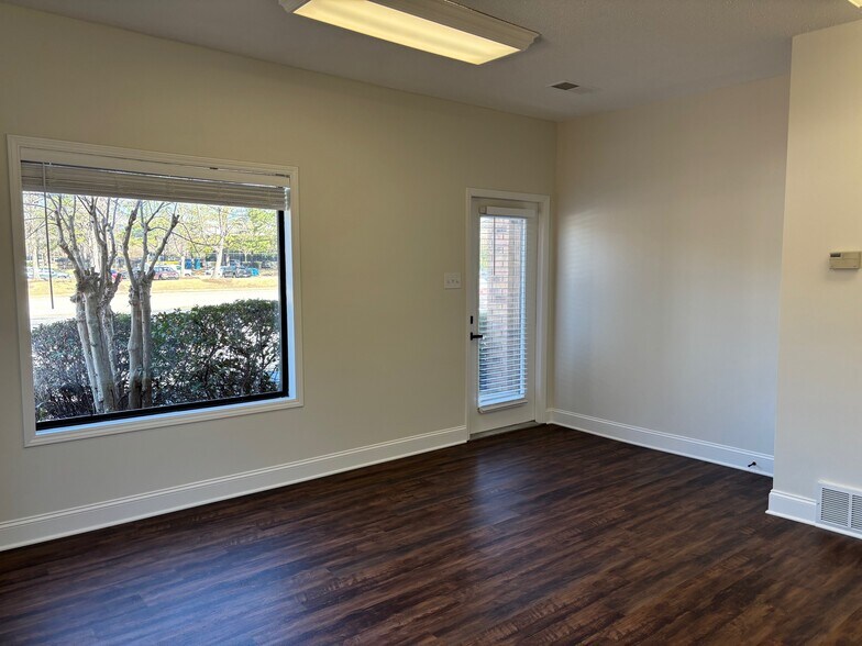 More Photos Of 86 Timber Creek Dr, Cordova Medical For Lease