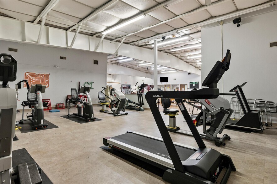 More Photos Of 18 Sportsman Dr, Clarion Medical For Lease