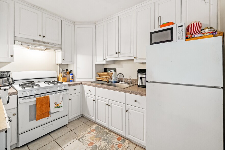 More Photos Of 333 E Carrillo St, Santa Barbara Apartments For Sale