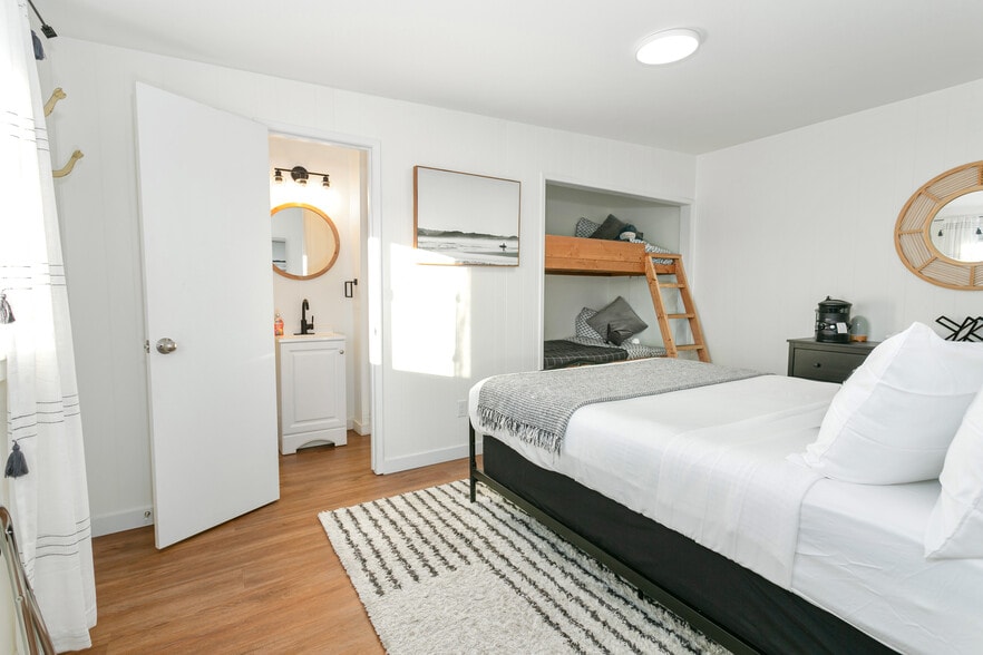 More Photos Of 2013 State Route 105, Grayland Hotel For Sale