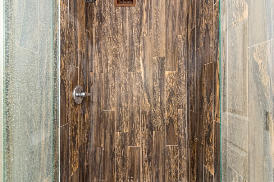 More Photos Of 2200 La Osa st, Tucson Light Distribution For Lease