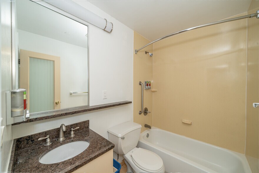 More Photos Of 129 W 46th St, New York Hotel For Sale