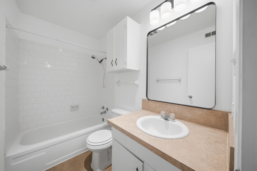 More Photos Of 611 S Ennis St, Bryan Apartments For Sale