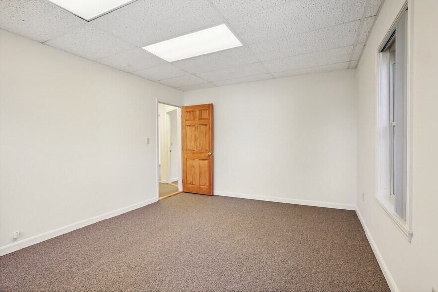 More Photos Of 249 Ayer Rd, Harvard Office For Lease