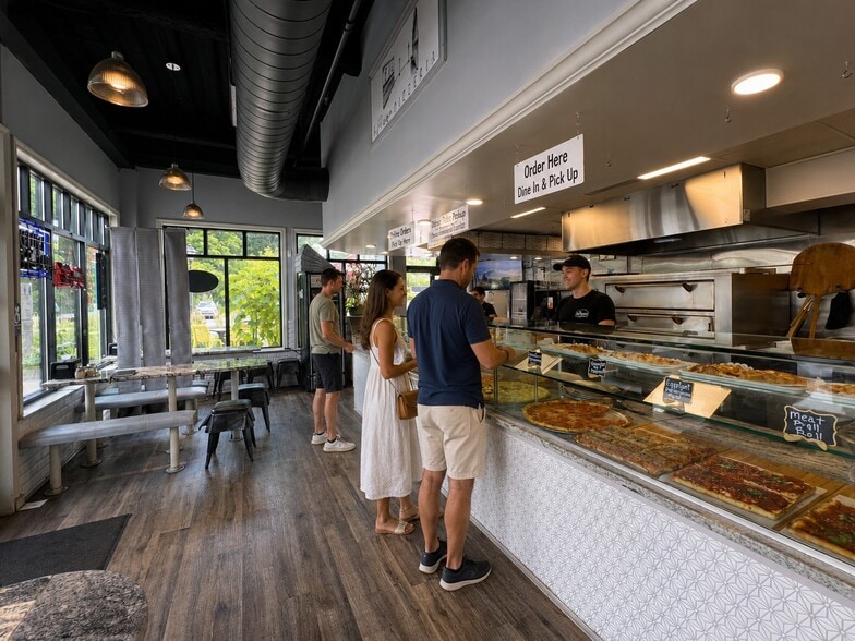 More Photos Of 7 Station Rd, Brookfield Storefront Retail Residential For Lease