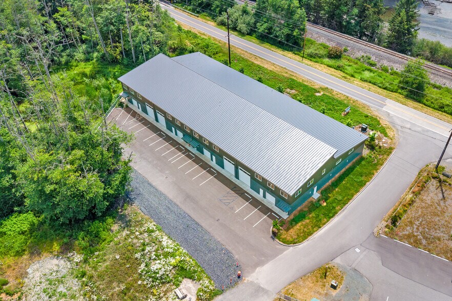 More Photos Of 2900 Peace Portal Dr, Blaine Distribution For Lease