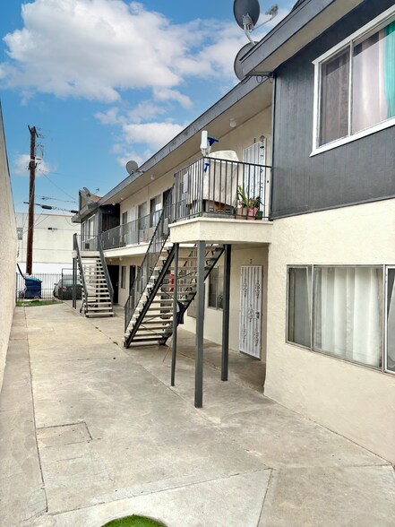 More Photos Of 3877 Menlo Ave, San Diego Apartments For Sale