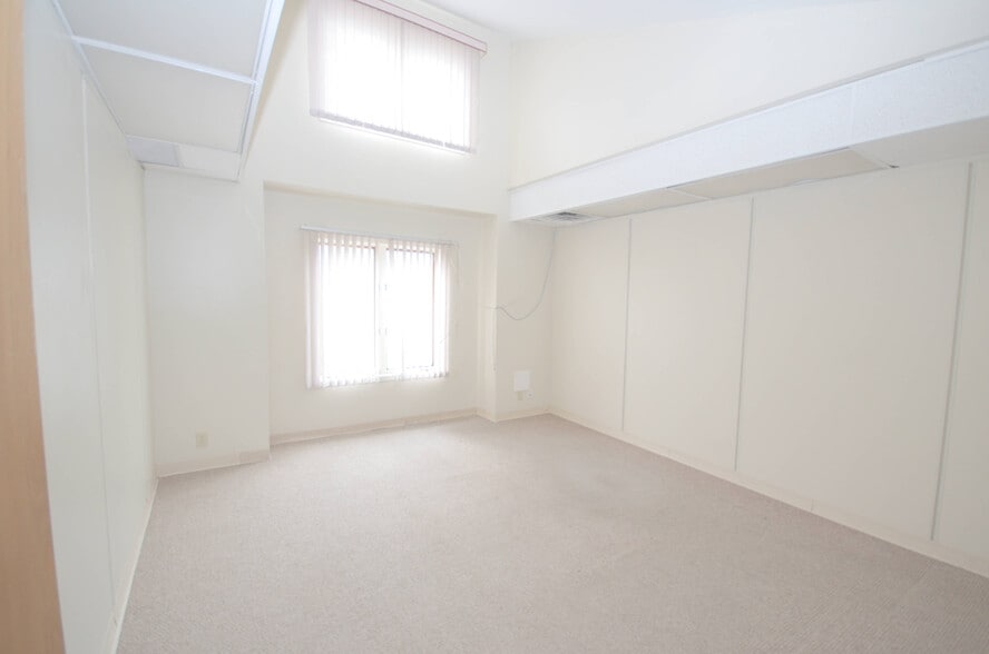 More Photos Of 1 Austin Ave, Iselin Medical For Lease