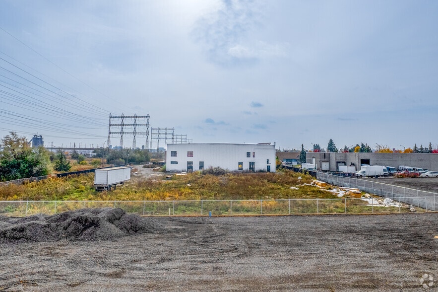 More Photos Of 10 Vice Regent Blvd, Toronto Land For Sale