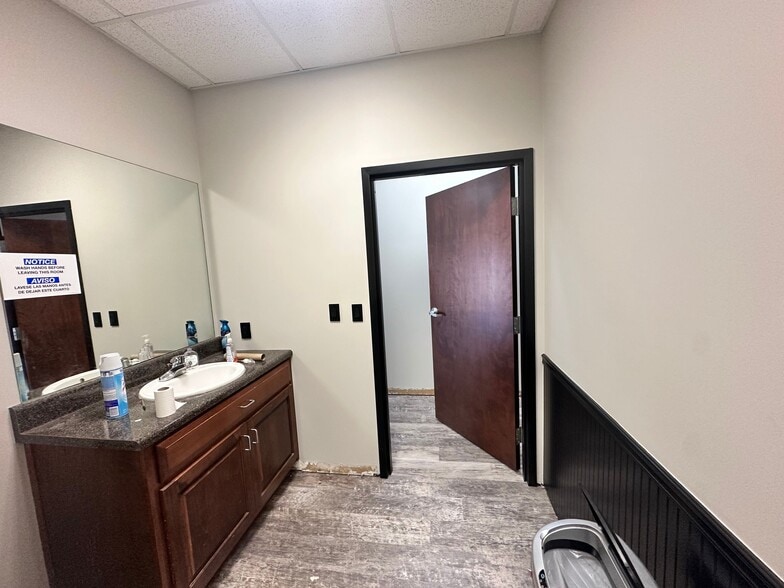 More Photos Of 4485 N Industrial Dr, Cumming Warehouse For Lease