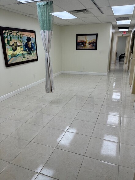 More Photos Of 4440 Sheridan St, Hollywood Medical For Lease