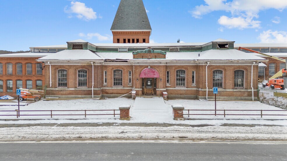 More Photos Of 575 Norwich Ave, Taftville Freestanding For Lease