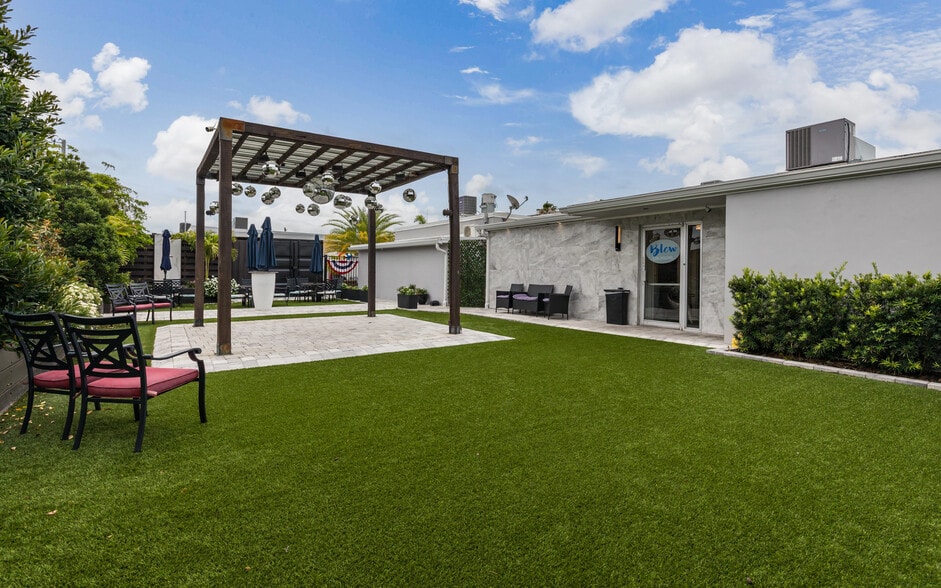 More Photos Of 1517 SE 47th Ter, Cape Coral Freestanding For Sale