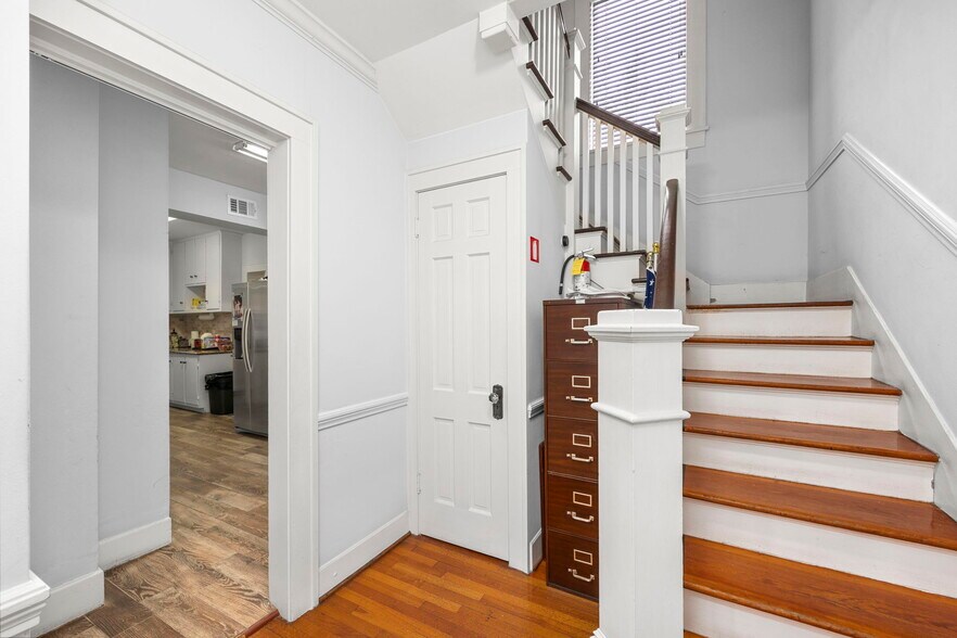 More Photos Of 708 Sul Ross St, Houston Office Residential For Sale