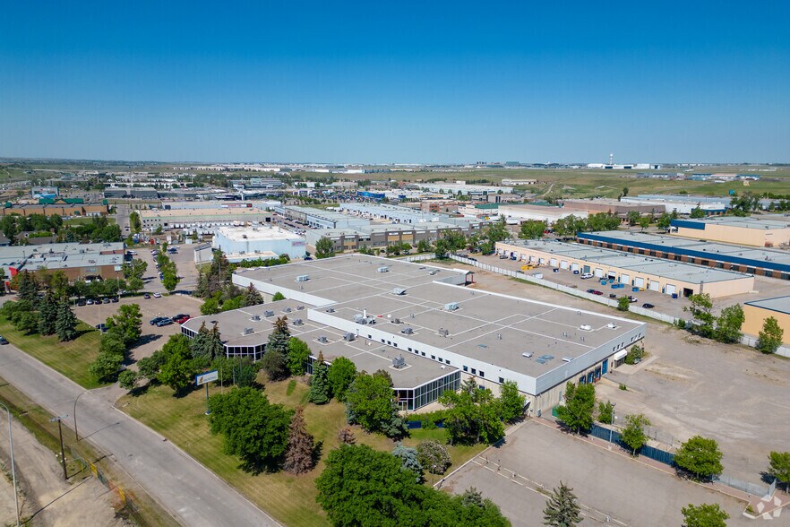 More Photos Of 5550 Skyline Way NE, Calgary Warehouse For Sale