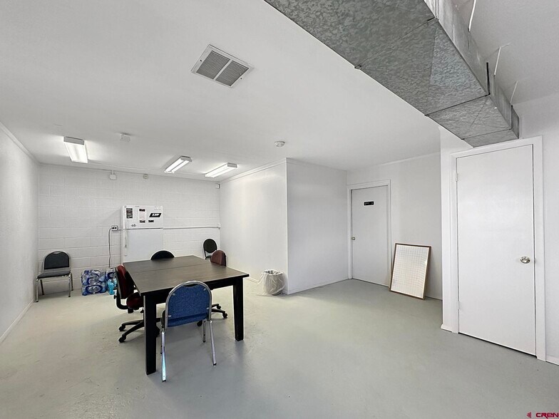 More Photos Of 685 Industrial Blvd, Delta Warehouse For Lease