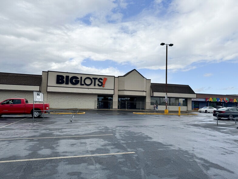 Primary Photo Of 2025 Lancaster Dr NE, Salem General Retail For Sale