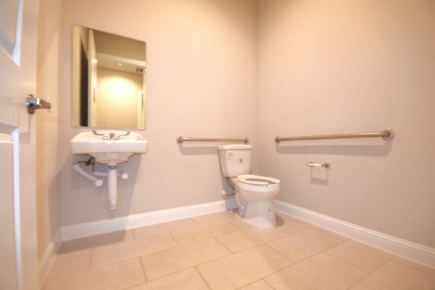 More Photos Of 2601 Little Elm Parkway, Little Elm Office For Sale