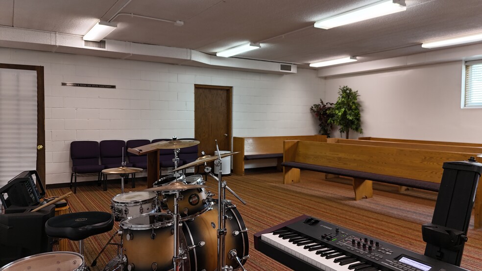 More Photos Of 2651 Hamline Ave N, Roseville Religious Facility For Sale