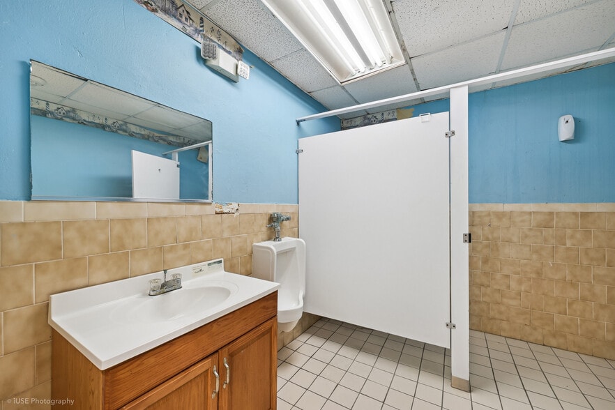 More Photos Of 680 Superior St, Opa-locka Lodge Meeting Hall For Sale