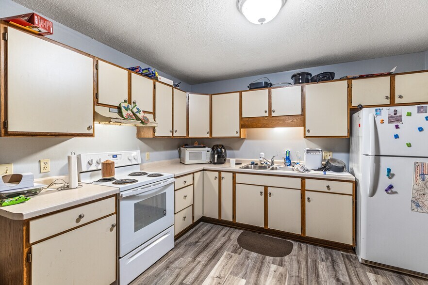 More Photos Of 329 N Main St, Cadott Storefront Retail Residential For Sale